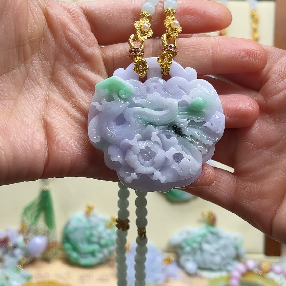 翡翠颈饰未镶嵌天然翡翠