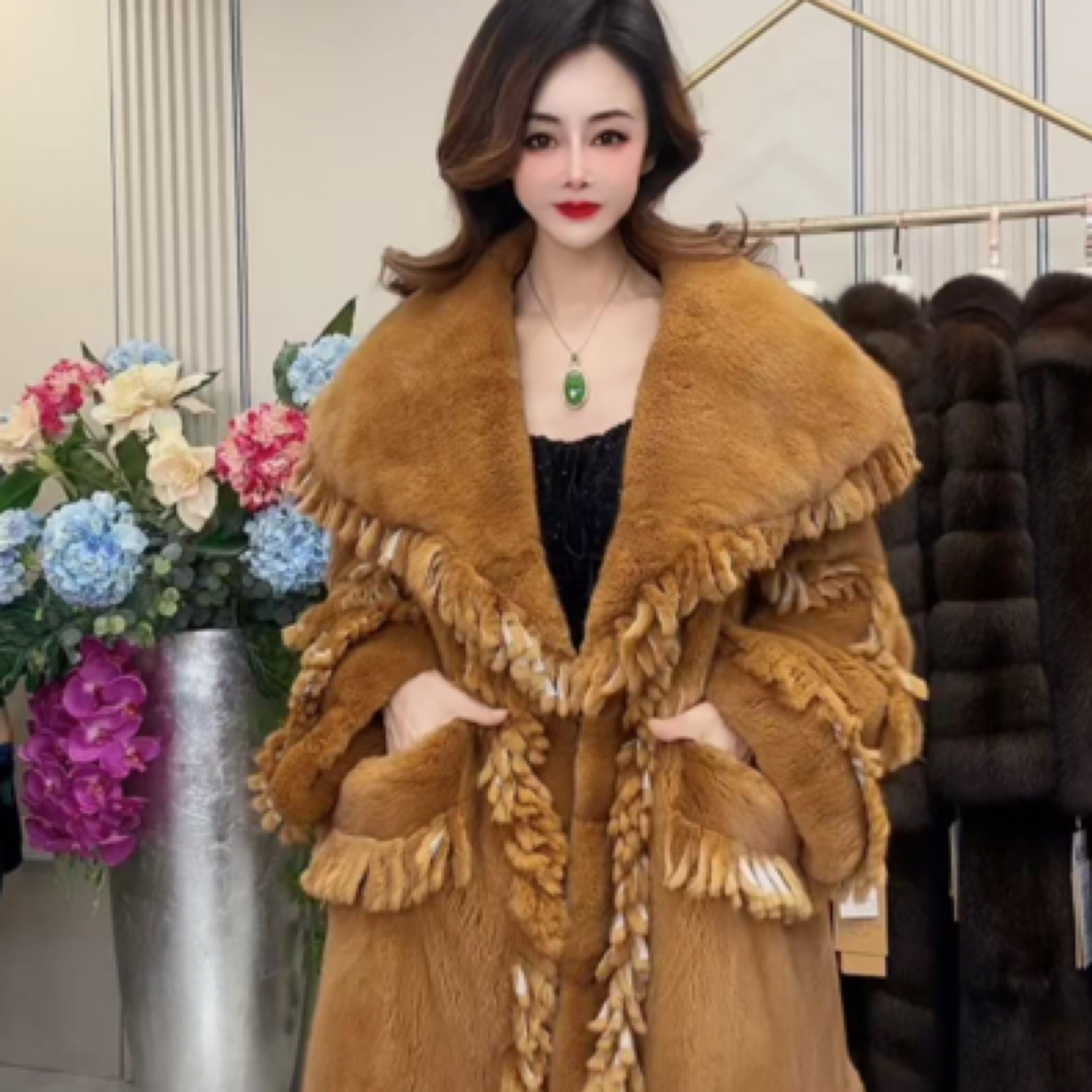 2516皇家贵夫人冬季新款时尚翻领流苏皮草大衣外套T-衣长120cm