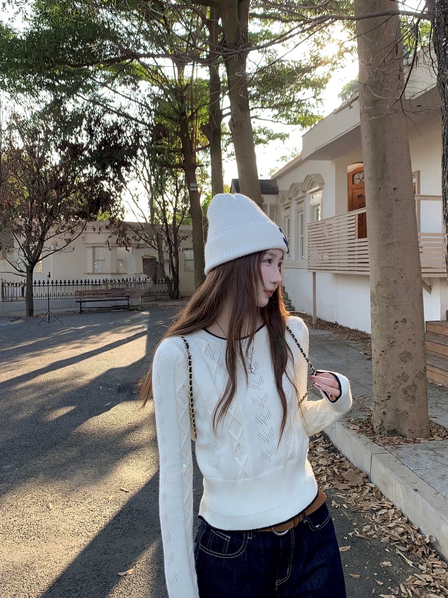 秋冬韩系慵懒圆领镂空长袖打底针织衫女2025新款内搭收腰百搭毛衣