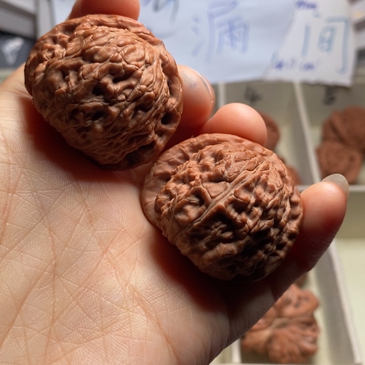 文玩核桃吊坠蛋白狮子