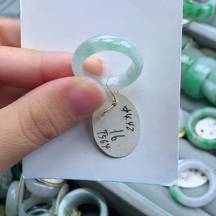 翡翠未镶嵌戒指16号