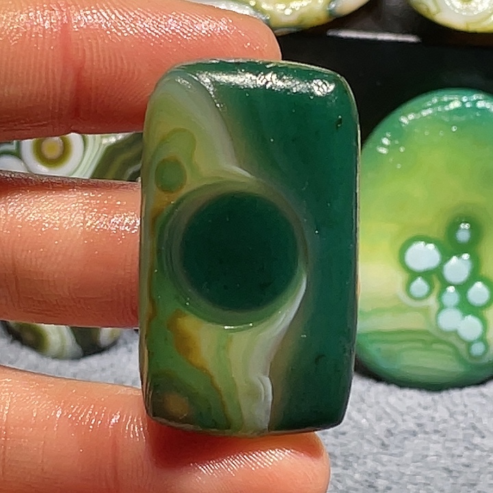 玛瑙/玉髓未镶嵌珠宝奇石