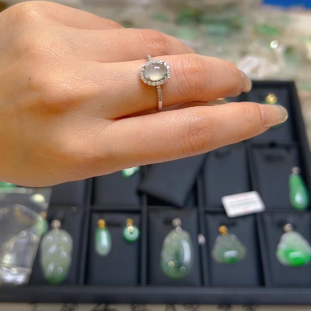 翡翠颈饰银S925镶嵌翡翠