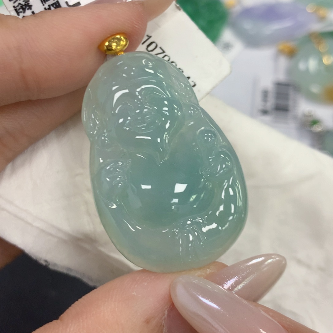 颈饰18K金镶嵌翡翠