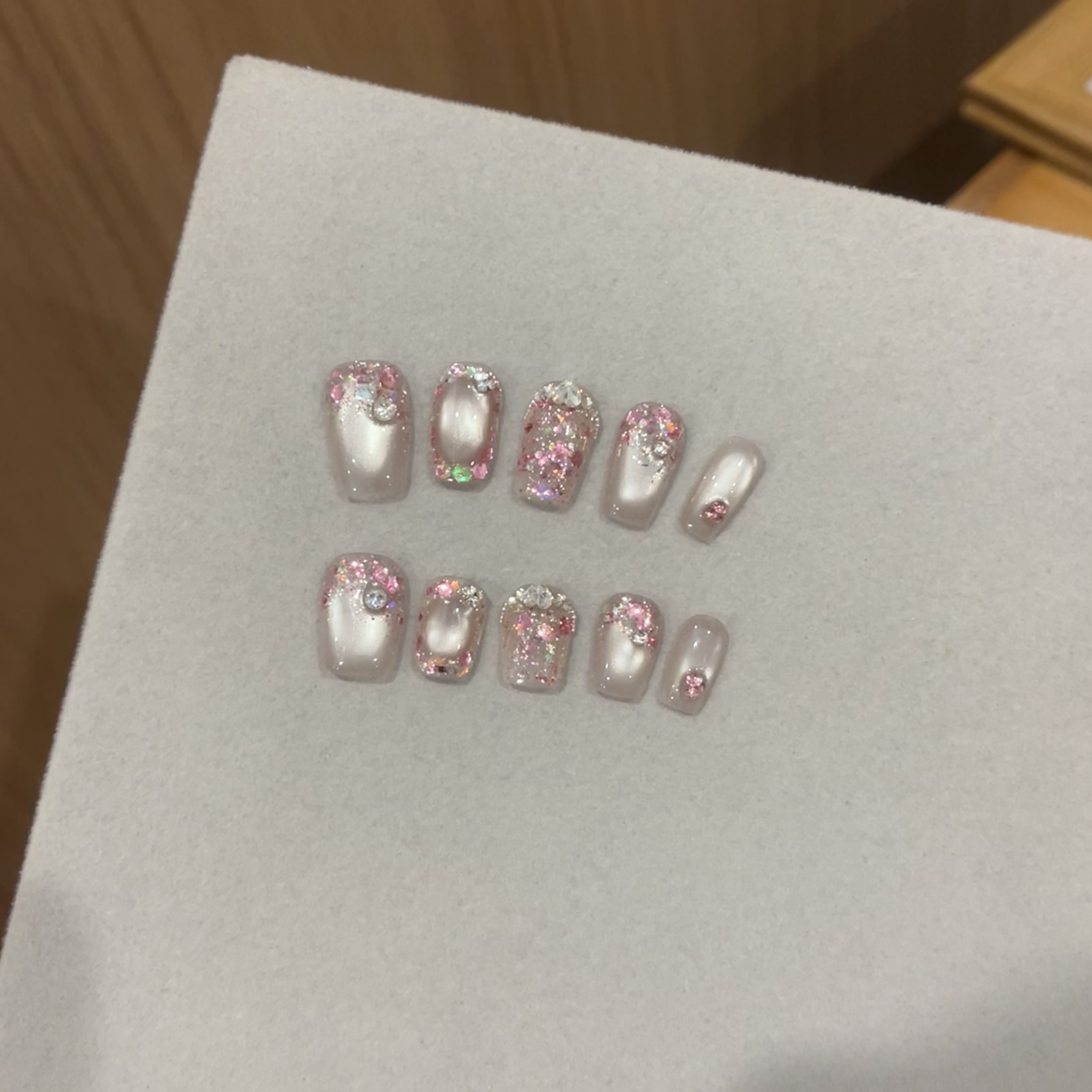 【闪钻粉金】穿戴甲猫眼猫眼高级感贴片穿戴甲手绘穿戴甲高颜中长款