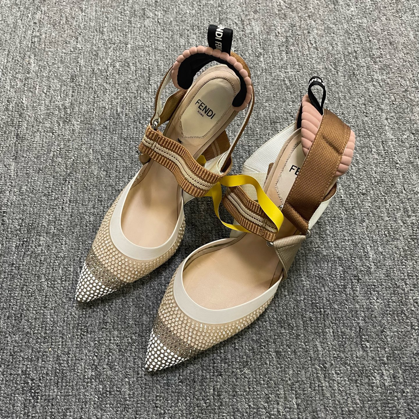 95新 FENDI/芬迪 Colibrì 网眼布露跟高跟鞋 35.5码/10505