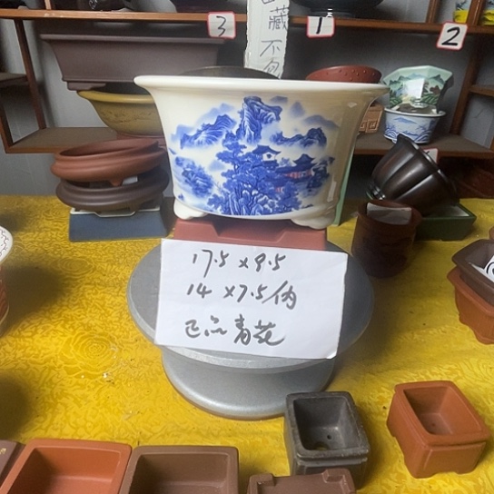 宜兴紫砂手工贴花