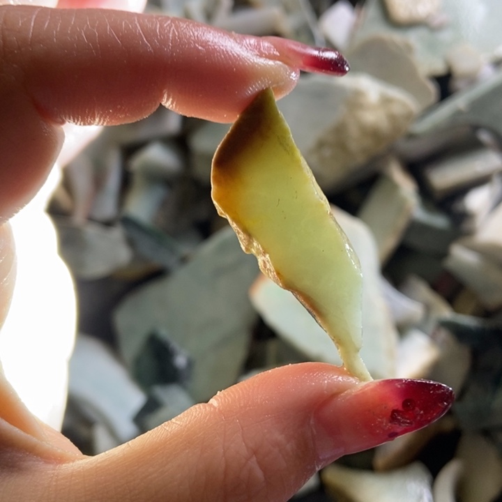 翡翠颈饰未镶嵌天然翡翠