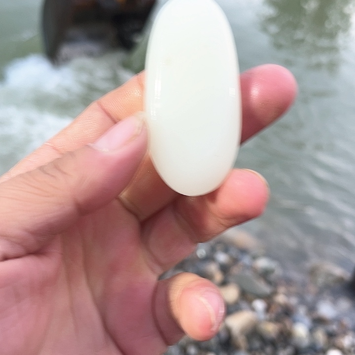 未镶嵌和田玉（糖玉）挂件