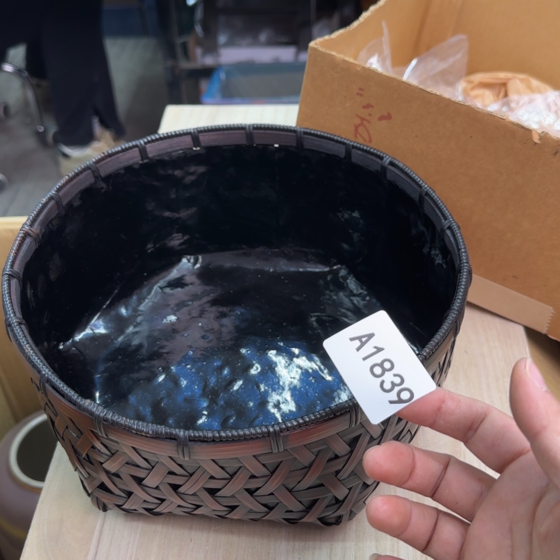 摆件一个瓷器磨认微瑕