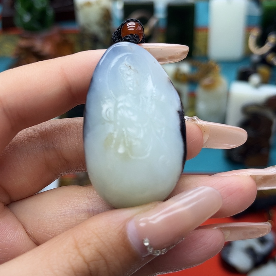 和田玉未镶嵌车挂