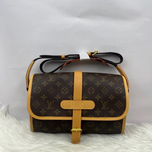 95新 LouisVuitton/路易威登 二手奢侈品斜挎包腰鼓包00111