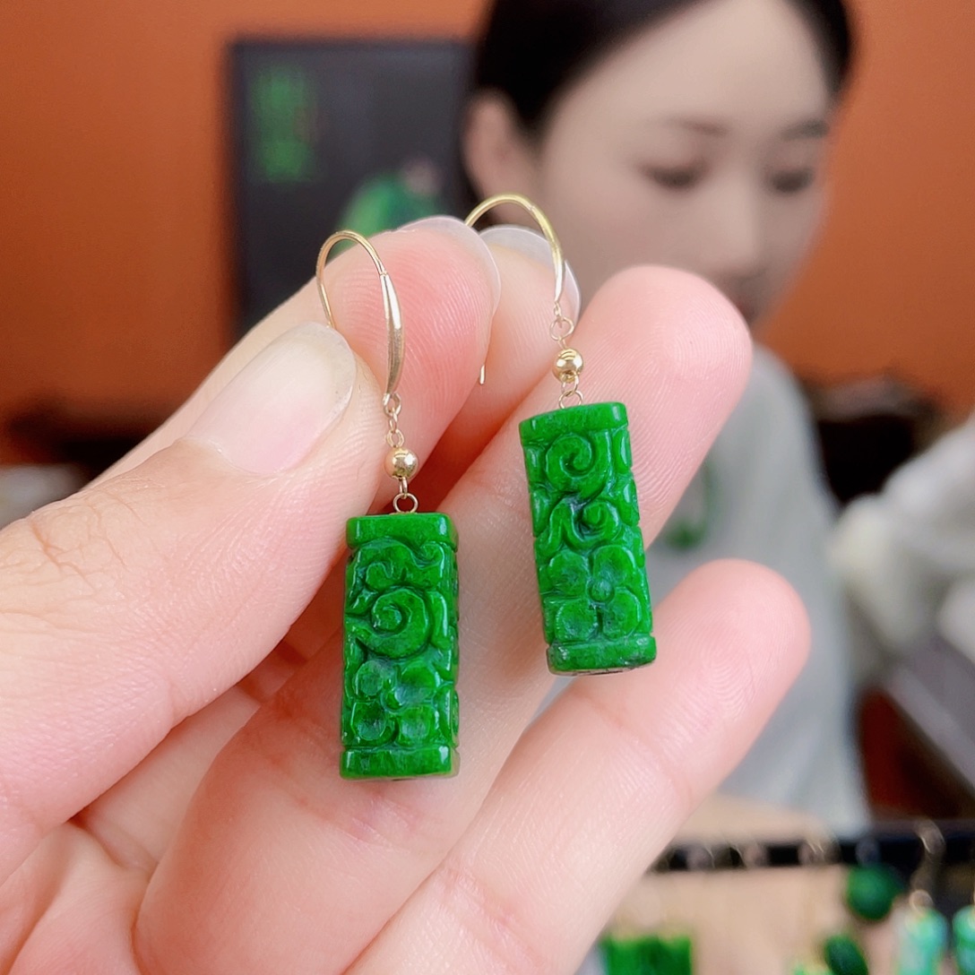 翡翠18K金镶嵌耳饰