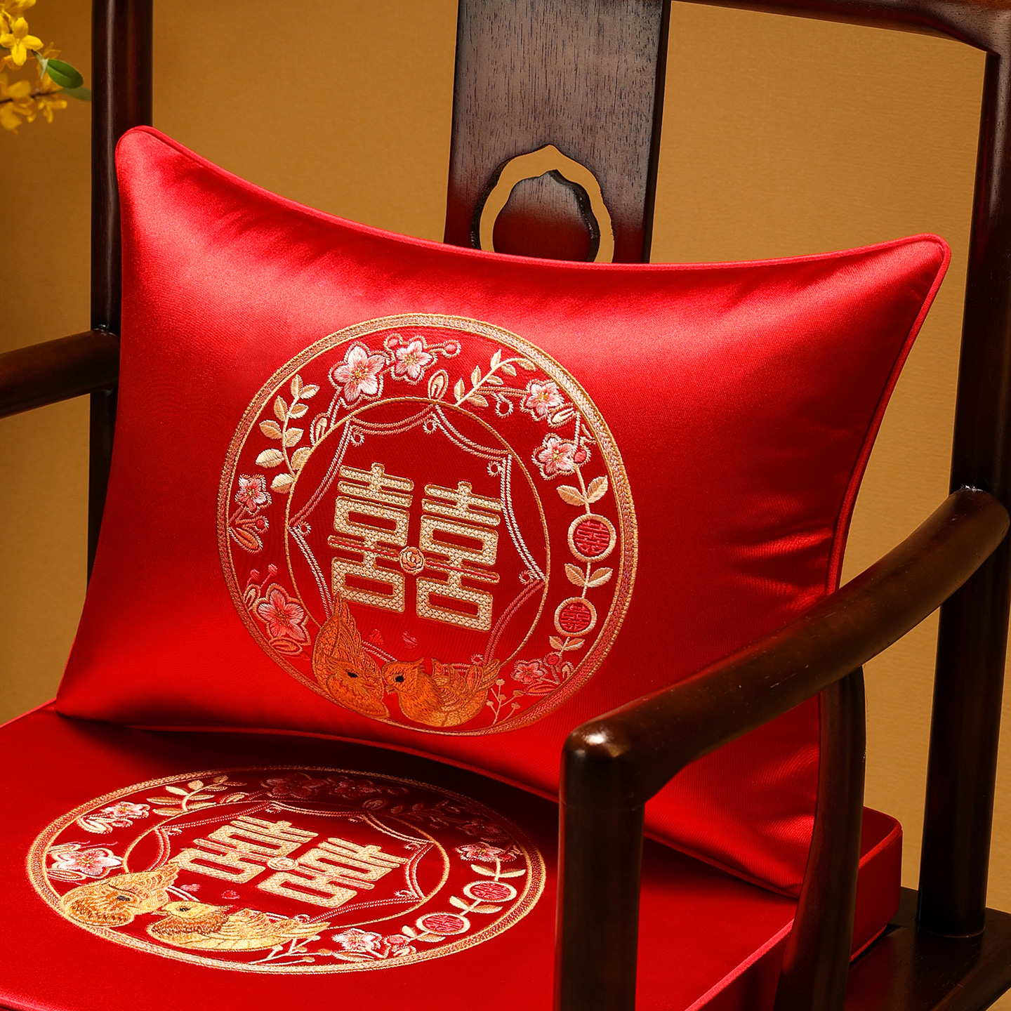 中式喜庆喜字抱枕新婚喜枕靠枕靠垫婚庆用品沙发枕头红色刺绣腰枕
