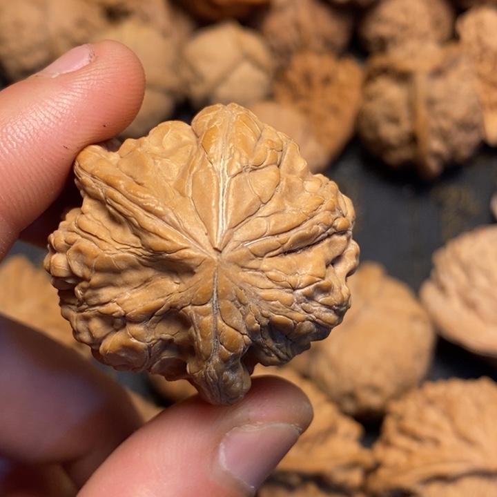 文玩核桃吊坠格****?文玩核桃异形单只