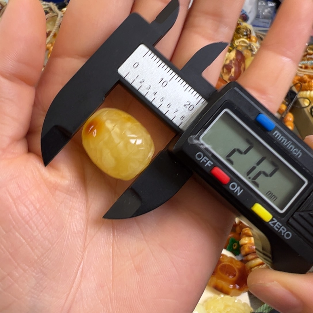 未镶嵌琥珀裸石蜜蜡