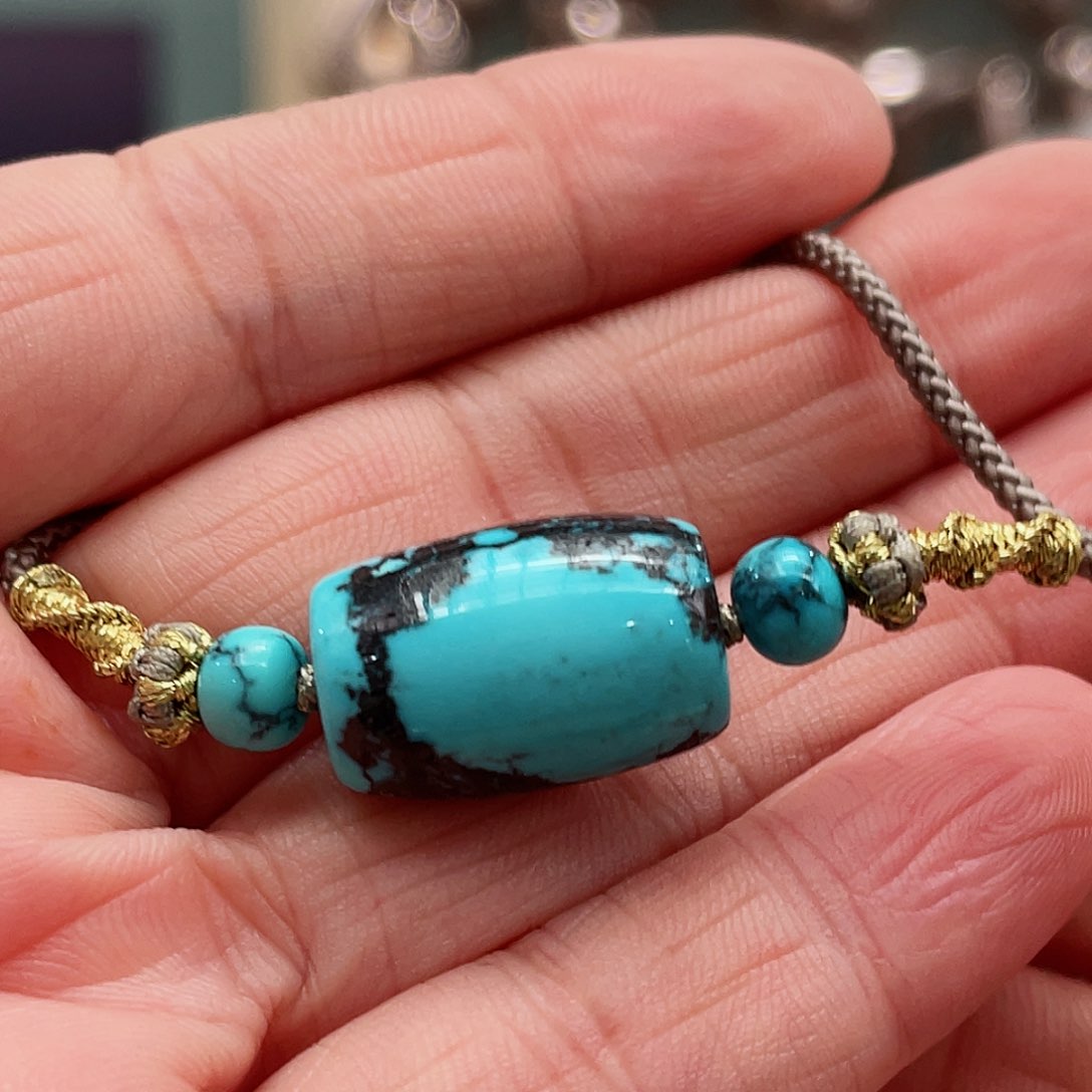 绿松石颈饰未镶嵌