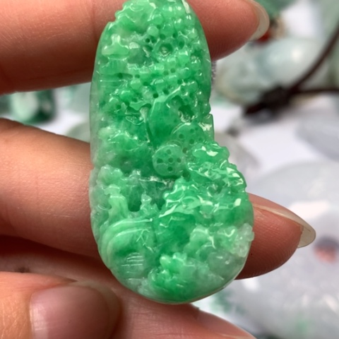 翡翠颈饰未镶嵌翡翠