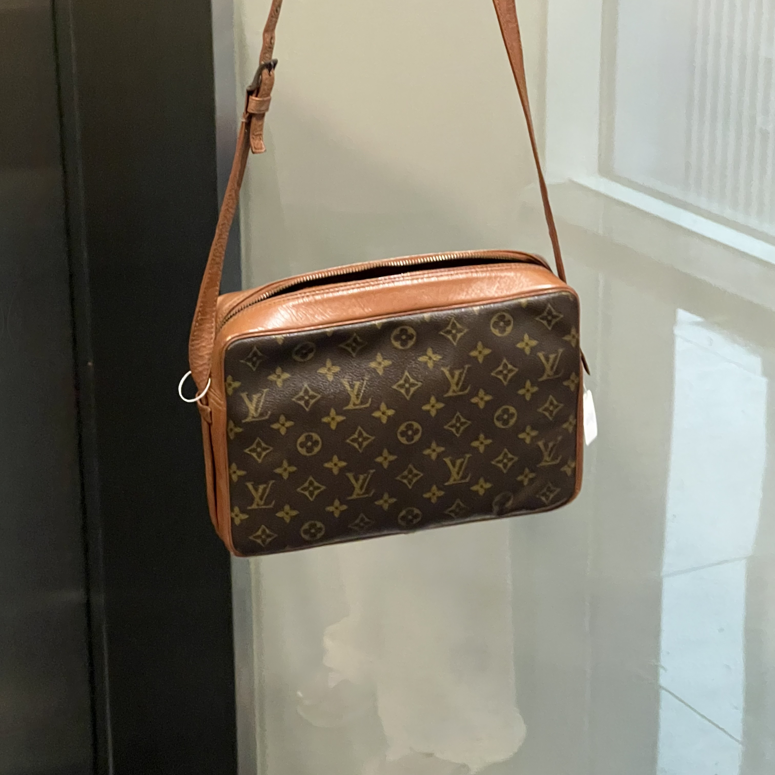 95新 LouisVuitton/路易威登 lv红皮相机包