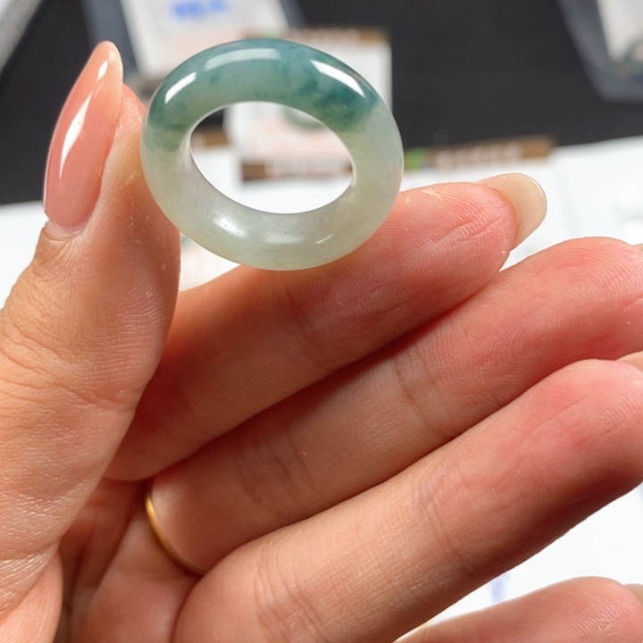 翡翠未镶嵌戒指040