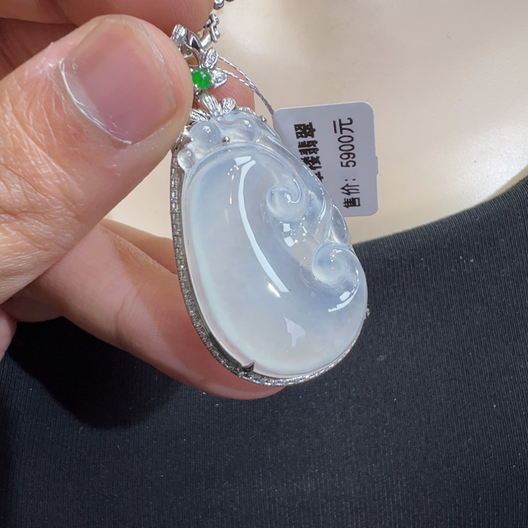 翡翠吊坠(不含链)18K金镶嵌