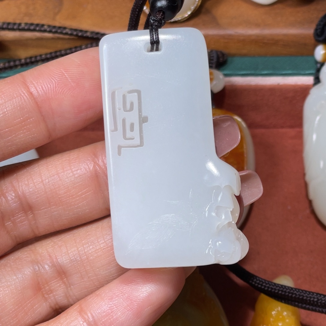 颈饰未镶嵌和田玉