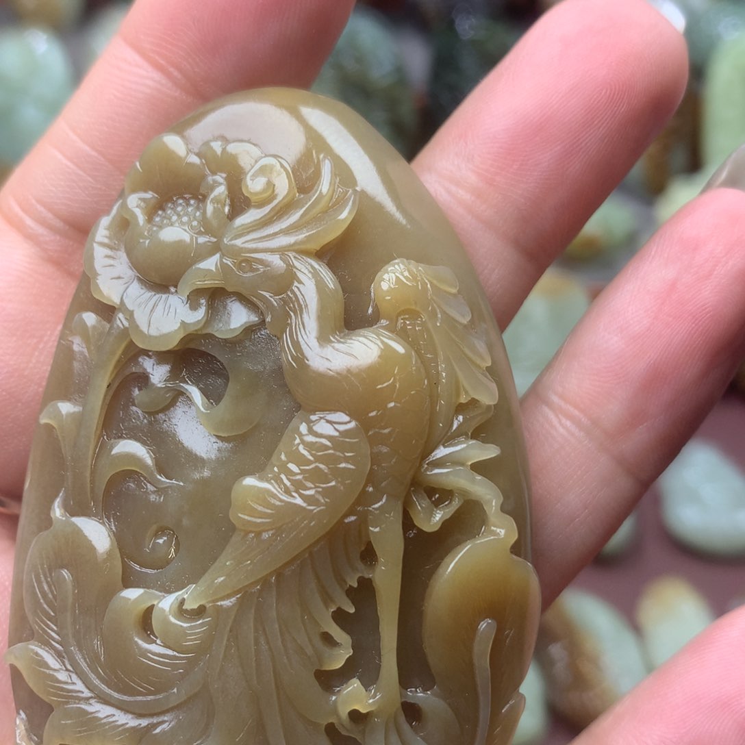 和田玉未镶嵌颈饰