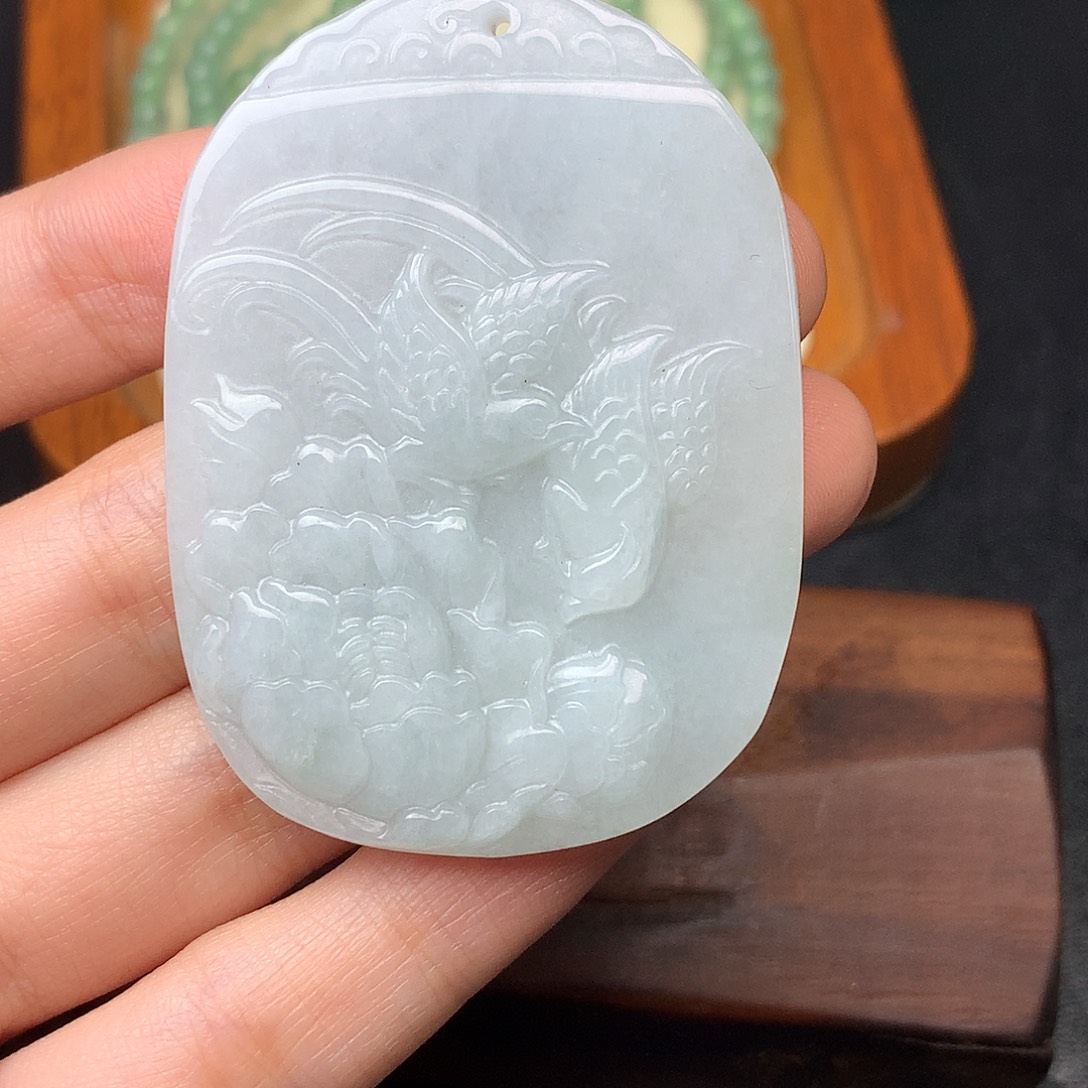 翡翠未镶嵌颈饰翡翠首饰