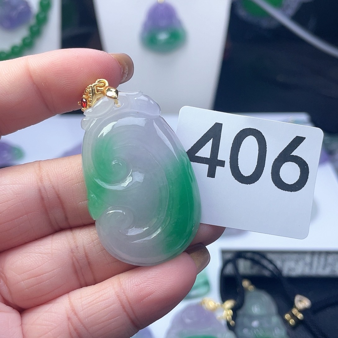 翡翠吊坠(赠链)未镶嵌