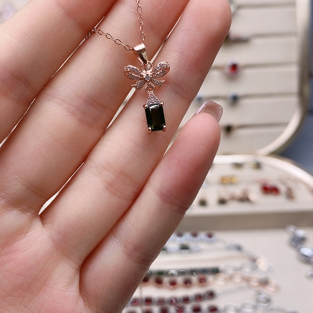 颈饰银S925镶嵌碧玺吊坠