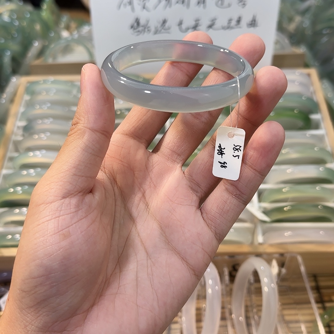 玛瑙/玉髓未镶嵌手镯圈口58.5