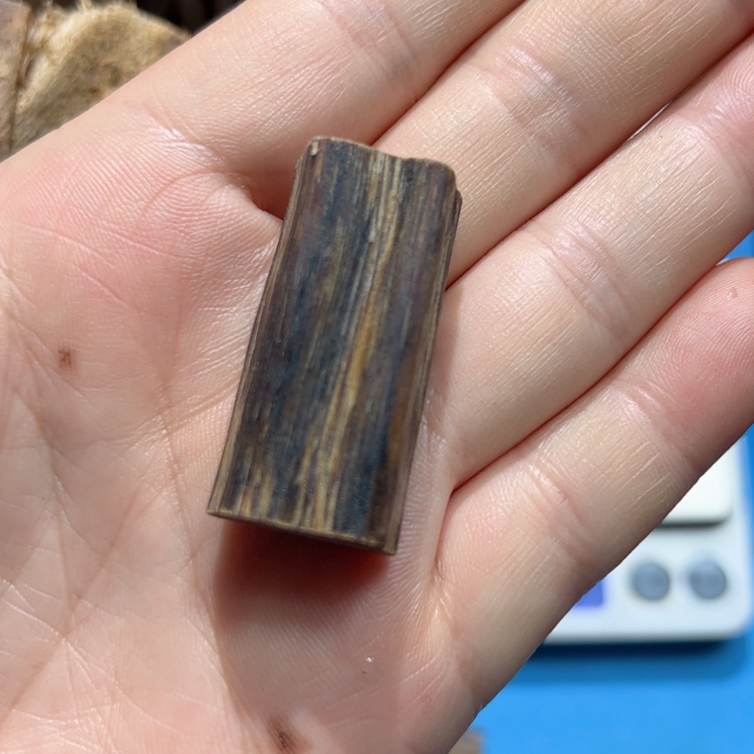 沉香吊坠白棋素牌5.7克