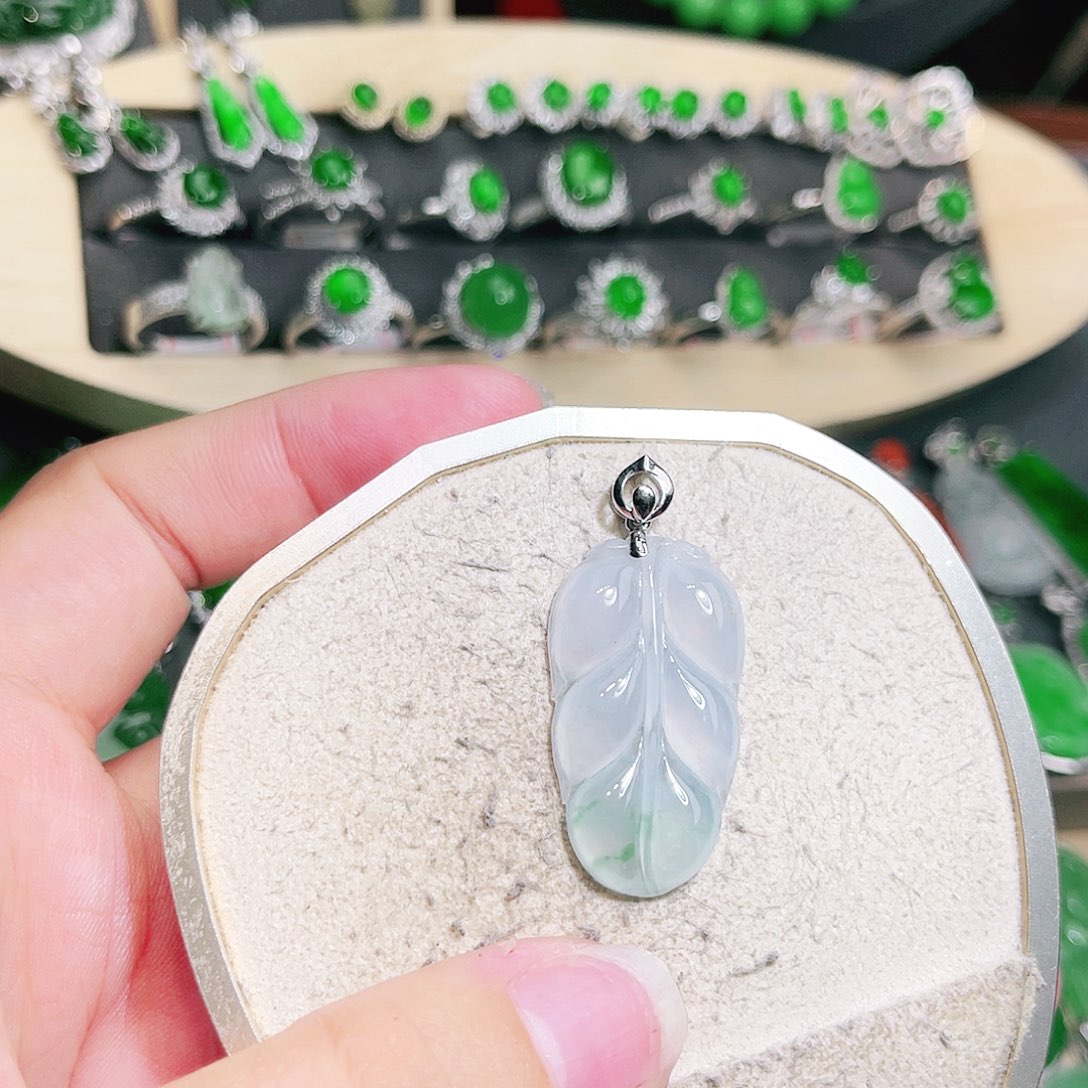 翡翠未镶嵌吊坠(不含链)裸石