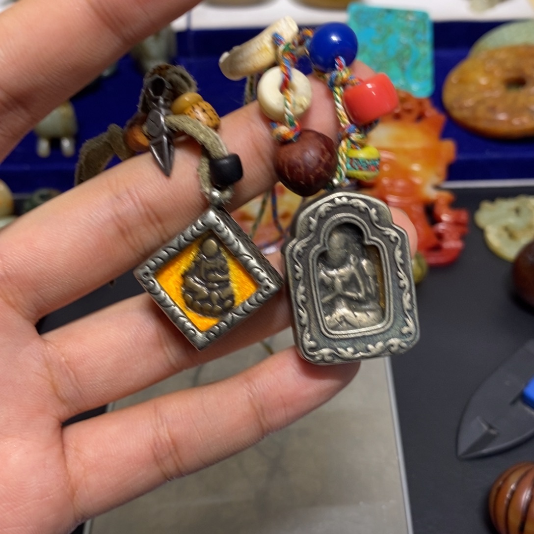 玉***引和田玉（糖玉）未镶嵌车挂