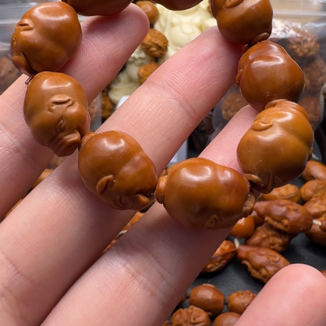 手串/手链橄榄核小猪