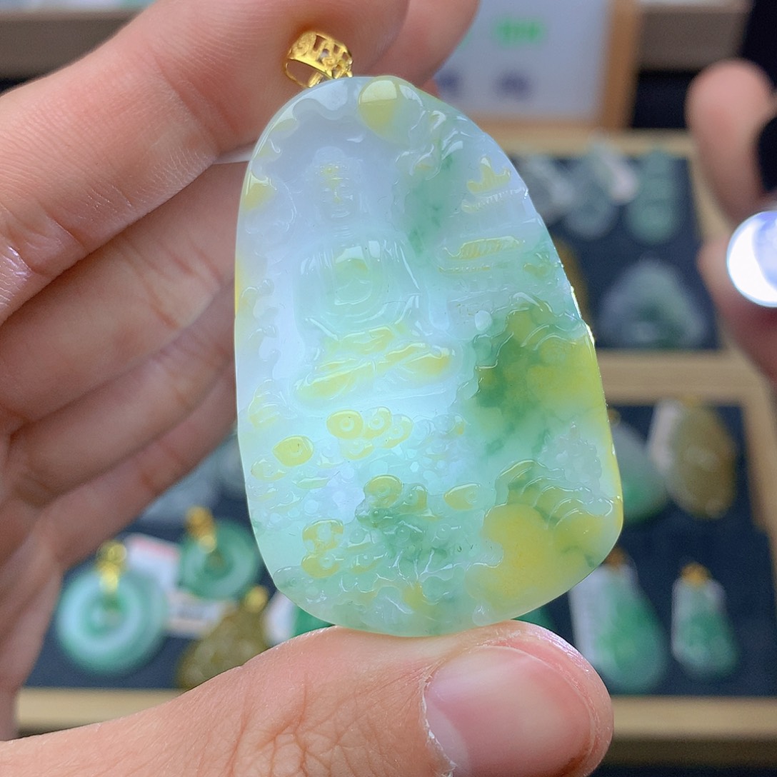 翡翠颈饰18K金镶嵌翡翠