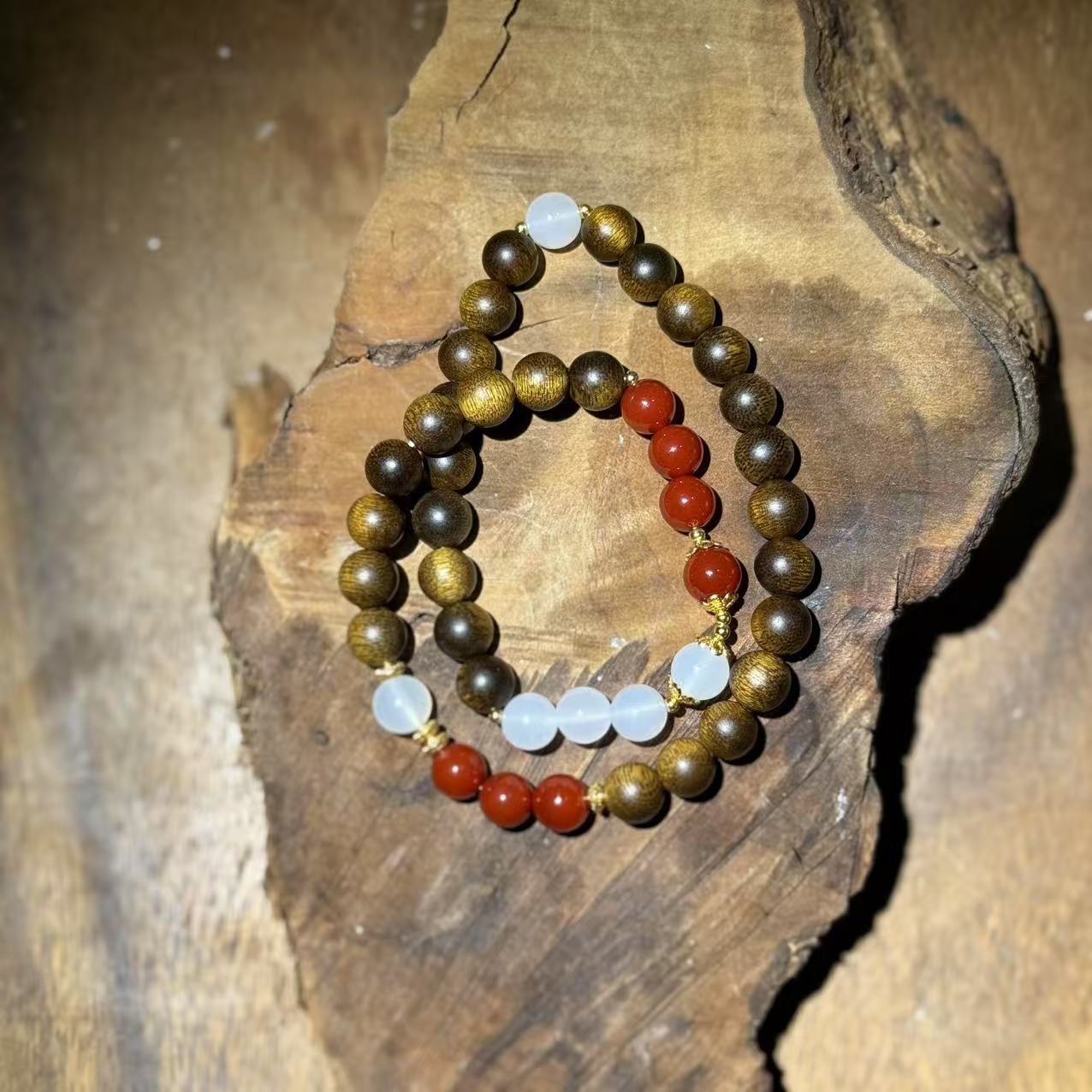 沉香《抖音基地质检发货》沉香+红玛瑙+白玛瑙+手串M9(无礼盒）