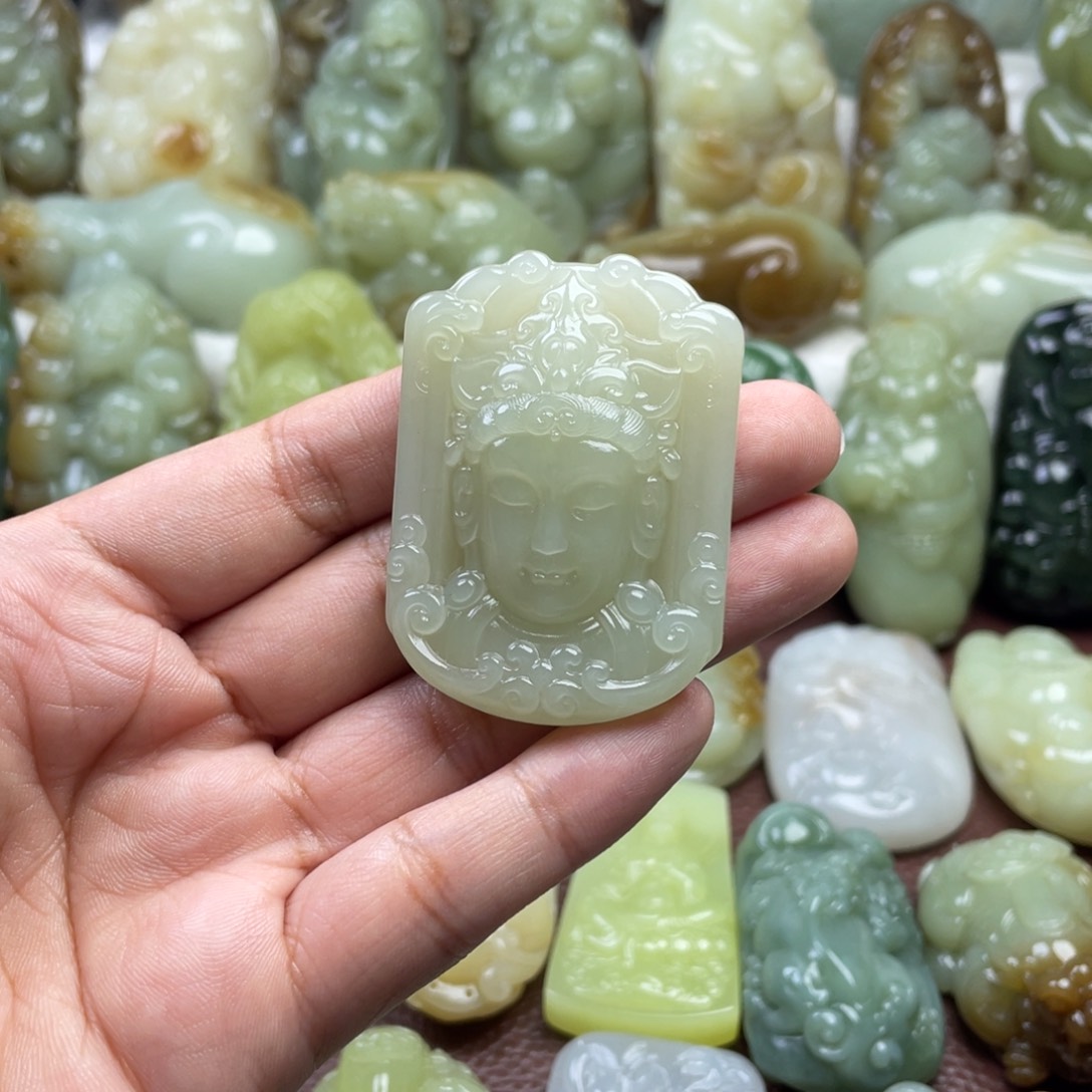 和田玉未镶嵌颈饰