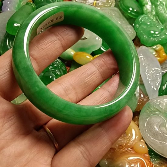 翡翠颈饰未镶嵌用****2