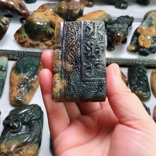 岫岩河磨玉（透闪石质玉）把件未镶嵌