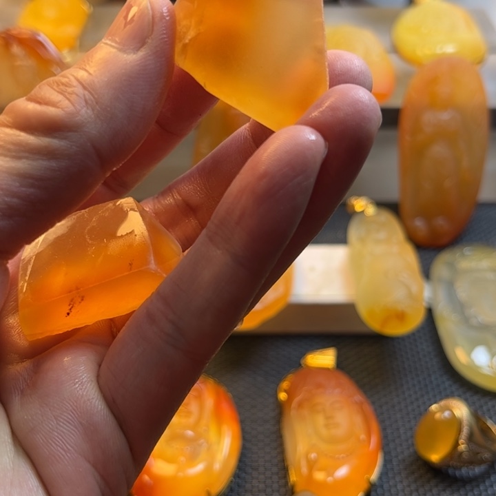 石英质玉颈饰银S925镀金镶嵌古*胡