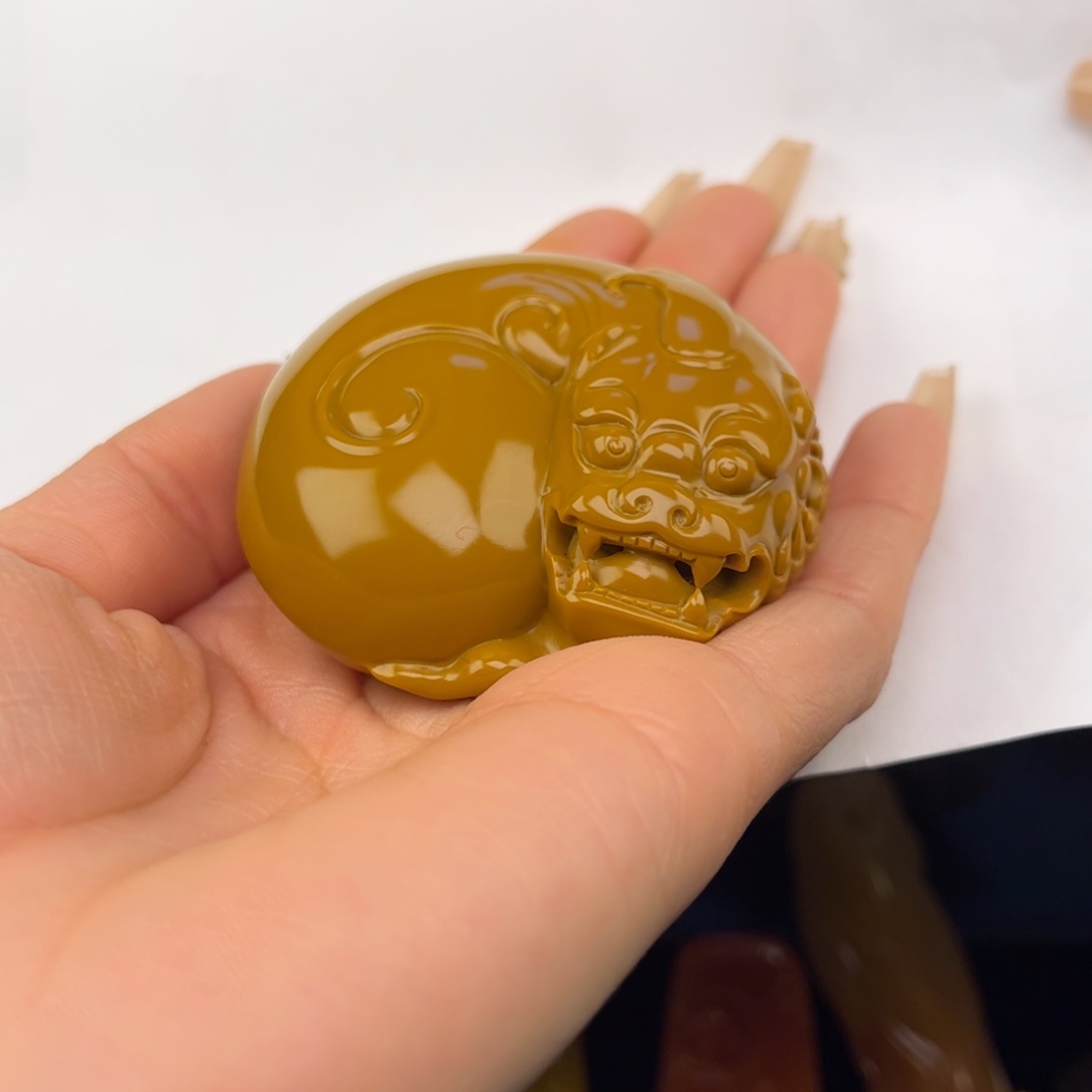 石英质玉黄蜡石吊坠未镶嵌只**水