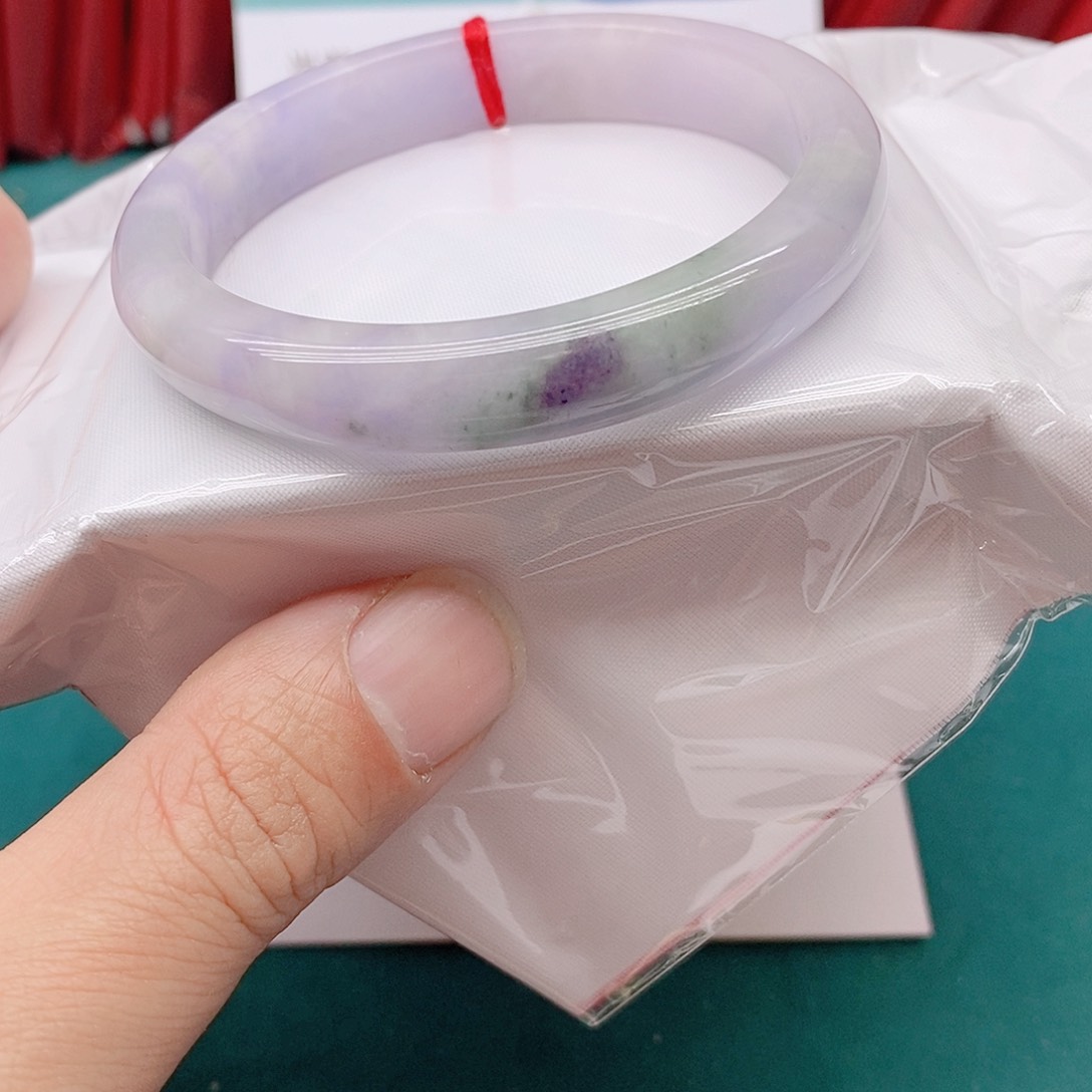 翡翠手镯未镶嵌哼*200000000000