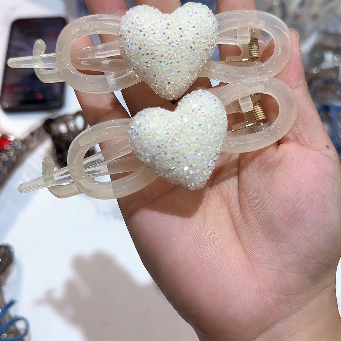 无非金属2个爱心扭扭