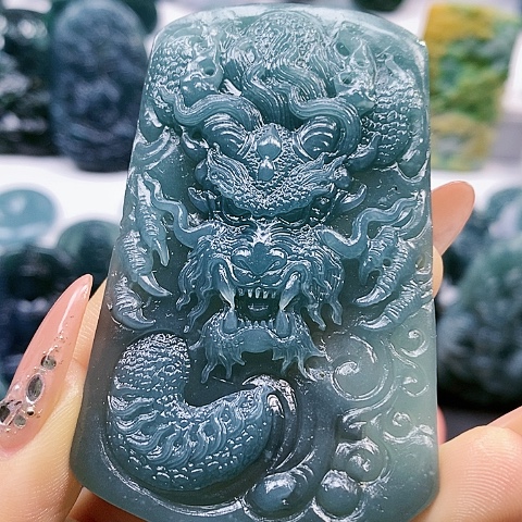 定制翡翠未镶嵌龙