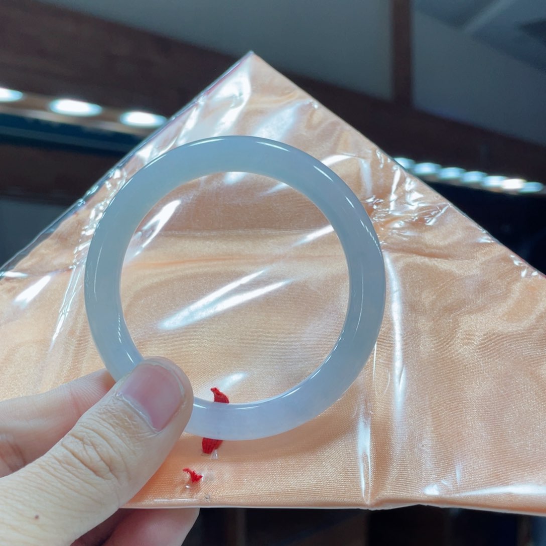 翡翠手镯未镶嵌M****n买断