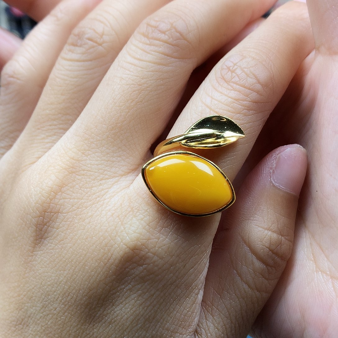 蜜蜡戒指银S925镶嵌戒指