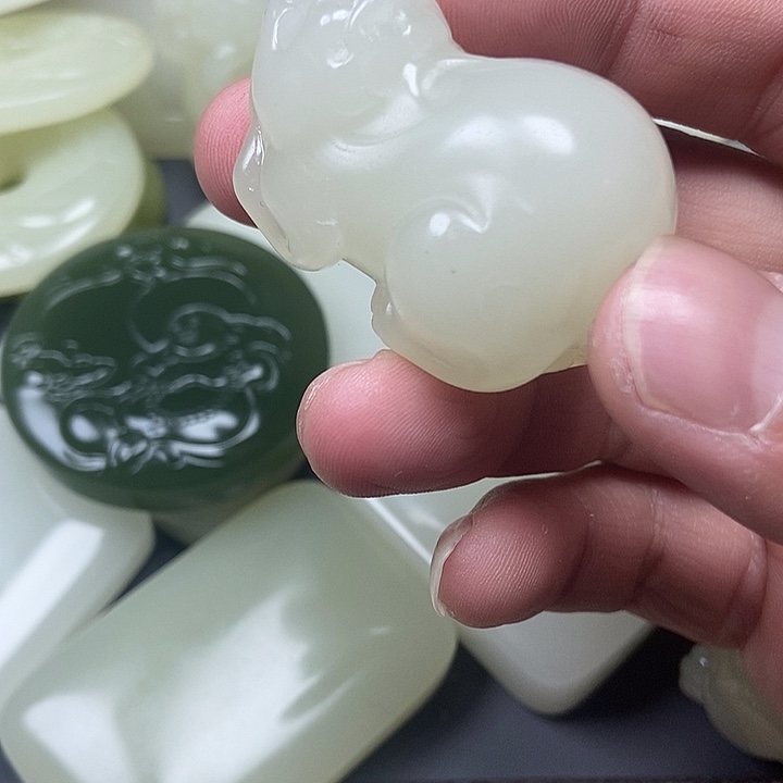 和田玉（青白玉）未镶嵌颈饰