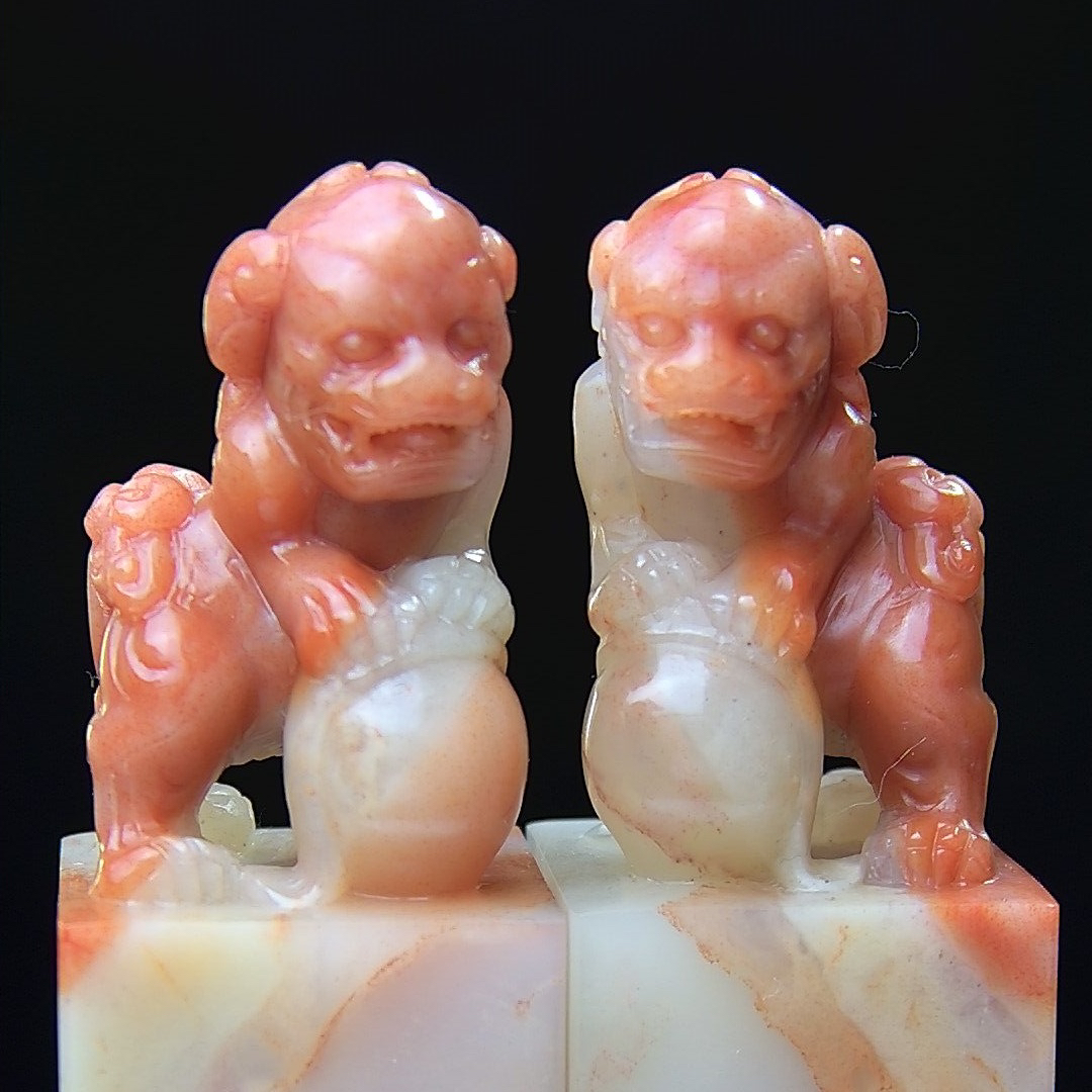 寿山石对章，狮子戏球