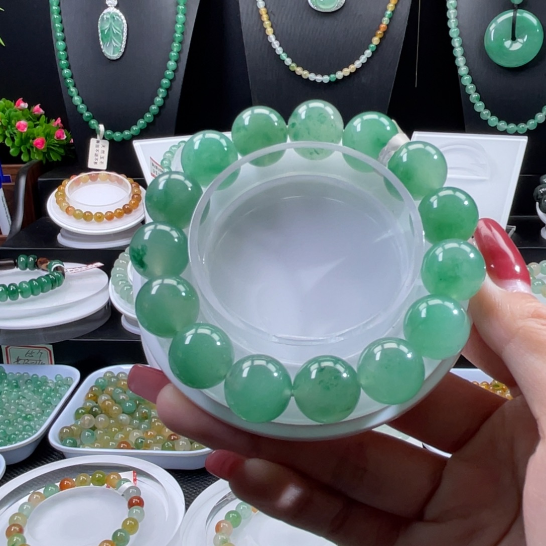 送***.石英质玉（非洲翠）未镶嵌手串